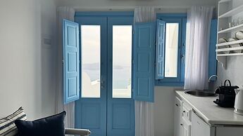 Santorini Theasis Suites