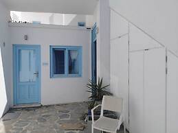 Santorini Theasis Suites