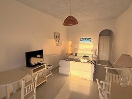 Santorini Theasis Suites