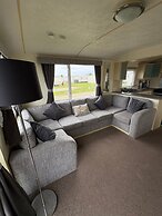 Cabin Sleeps 8 With Indoor Pool