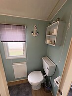 Cabin Sleeps 8 With Indoor Pool