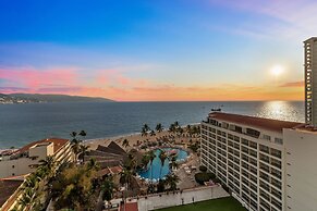 Sun Scape by Monyxbnb