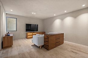 Oceanfront Apartments with Great Views