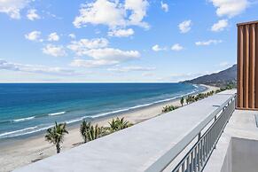 Oceanfront Apartments with Great Views
