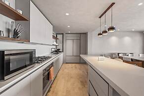 Oceanfront Apartments with Great Views