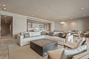 Oceanfront Apartments with Great Views