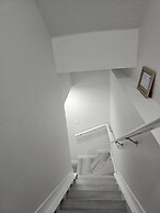 Modern 2BR Private Basement Suite Edmonton