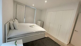 Fully Serviced One Bed Apartment In Rw
