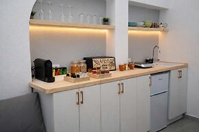 Iliana s Getaway - Private Villa With Jacuzzi