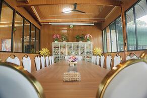 Mik Resort & Hotel