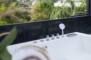 The Lima Ocean Suites Pererenan