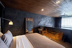 The Lima Ocean Suites Pererenan