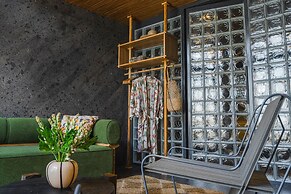 The Lima Ocean Suites Pererenan