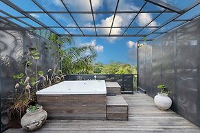 The Lima Ocean Suites Pererenan