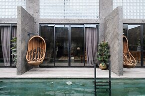 The Lima Ocean Suites Pererenan