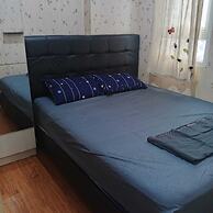 Aurora Room at Apartment Centerpoint