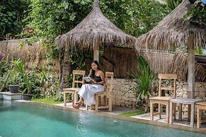 Golden Garuda Cottages at Diamond Beach