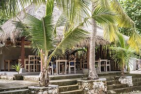 Golden Garuda Cottages at Diamond Beach