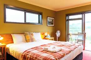 Timber Trail Lodge & Transport