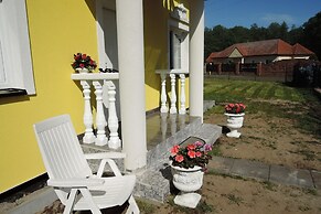 Holidayhome in Nowe Warpno for 10 Persons