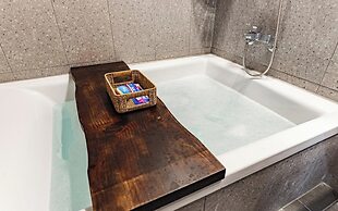 Yuseong Manwol Hotel (Hanok)