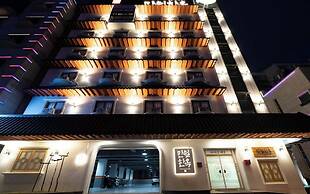 Yuseong Manwol Hotel (Hanok)