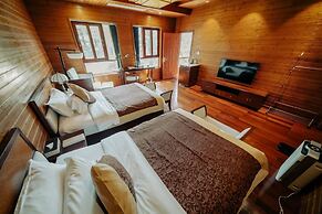 Flame Resort And Bistro Phnom Penh