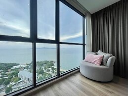 31st Floor 2 Bed Room Sea View Gem - Rare Unit