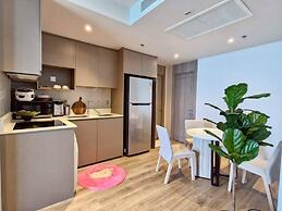 31st Floor 2 Bed Room Sea View Gem - Rare Unit