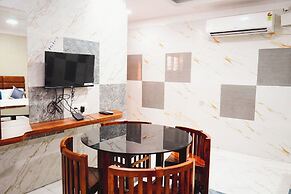 SUMI WHITE HOUSE