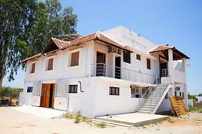 SUMI WHITE HOUSE