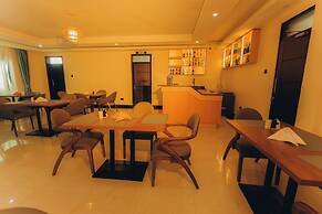 Port Harbor Hotel