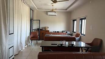 Amber Hotel & Restaurant