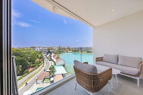 The Aqua Luxury Apart Hotel Waterfront