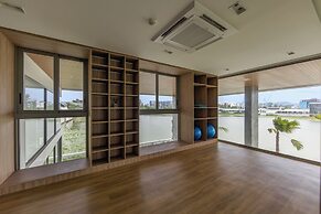 The Aqua Luxury Apart Hotel Waterfront