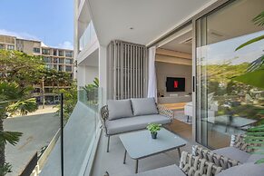 The Aqua Luxury Apart Hotel Waterfront