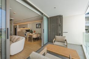 The Aqua Luxury Apart Hotel Waterfront