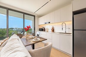 The Aqua Luxury Apart Hotel Waterfront