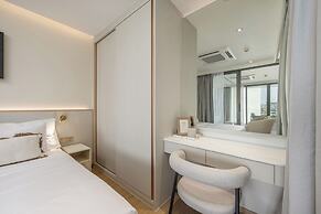 The Aqua Luxury Apart Hotel Waterfront