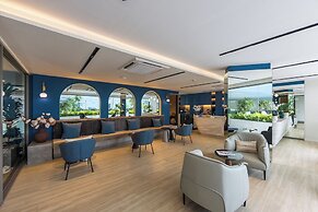 The Aqua Luxury Apart Hotel Waterfront