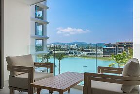 The Aqua Luxury Apart Hotel Waterfront