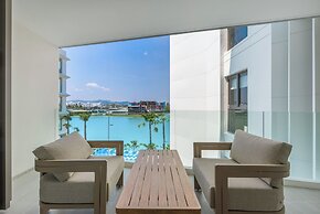 The Aqua Luxury Apart Hotel Waterfront