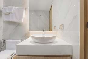The Aqua Luxury Apart Hotel Waterfront