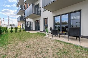 Lumina apartment with patio and parking