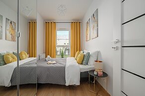 Lumina apartment with patio and parking