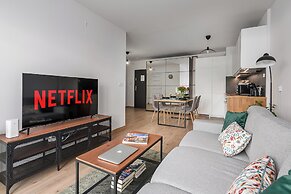 Lumina apartment with patio and parking