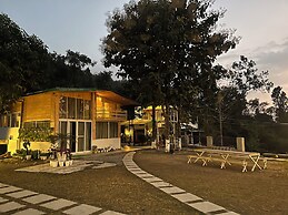 Saraiville - Boutique Riverside Stay