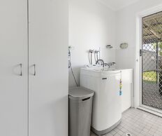 Bright 3-bed Retreat Near Beaches