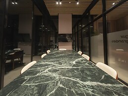Minimalist 1br With Modern Decor