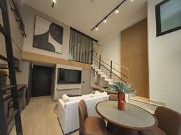 Two-level Apt by Panama old Town